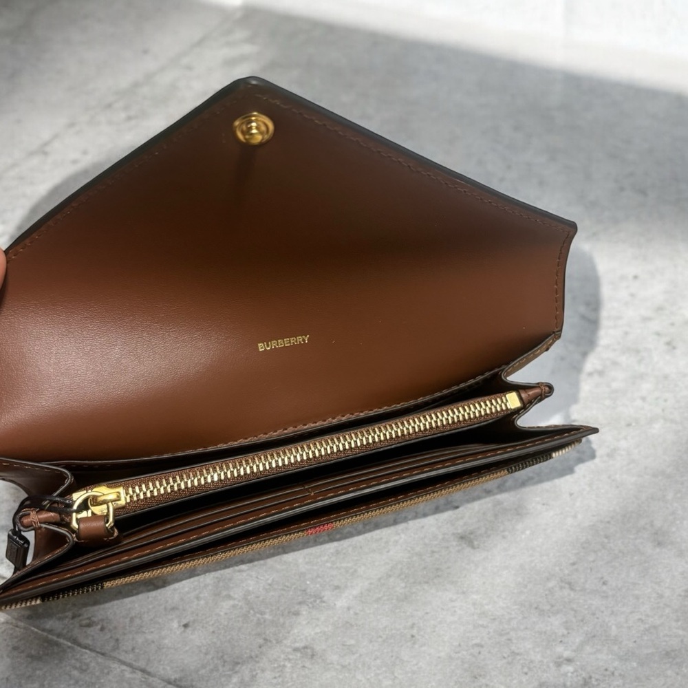 Burberry Halton Vintage Check Wallet - Picture 7 of 10